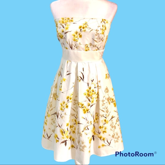 Vintage A.P.N.Y. White Floral Tea Dress - Picture 2 of 7